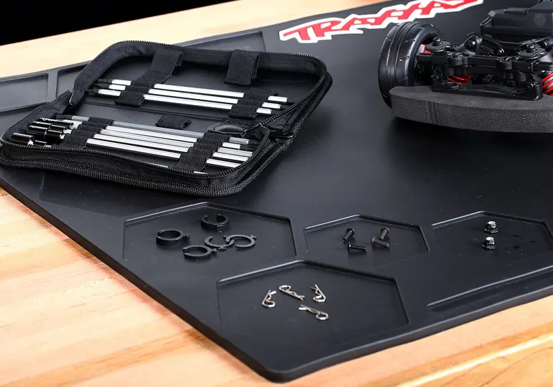 Traxxas Pit Mat, Rubber, 36X20", 3426 2