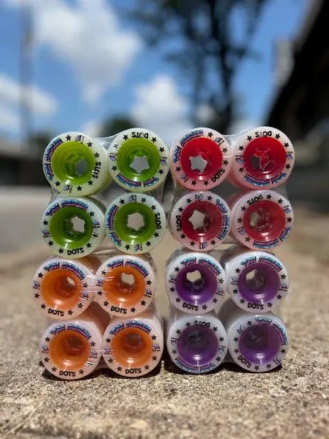 Von Merlin Dots Wheels 8-Pack 1