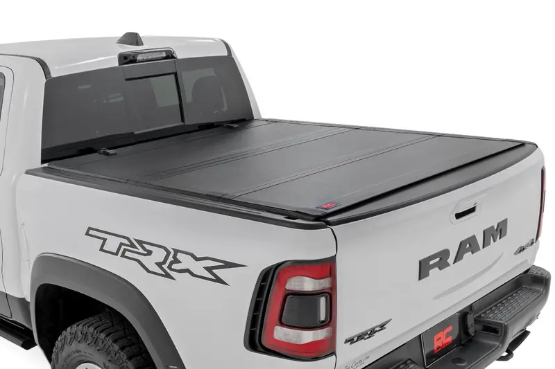 Rough Country Tri-Fold Hard Tonneau Cover – Aluminum Construction For 2019–2024 Ram 1500 1